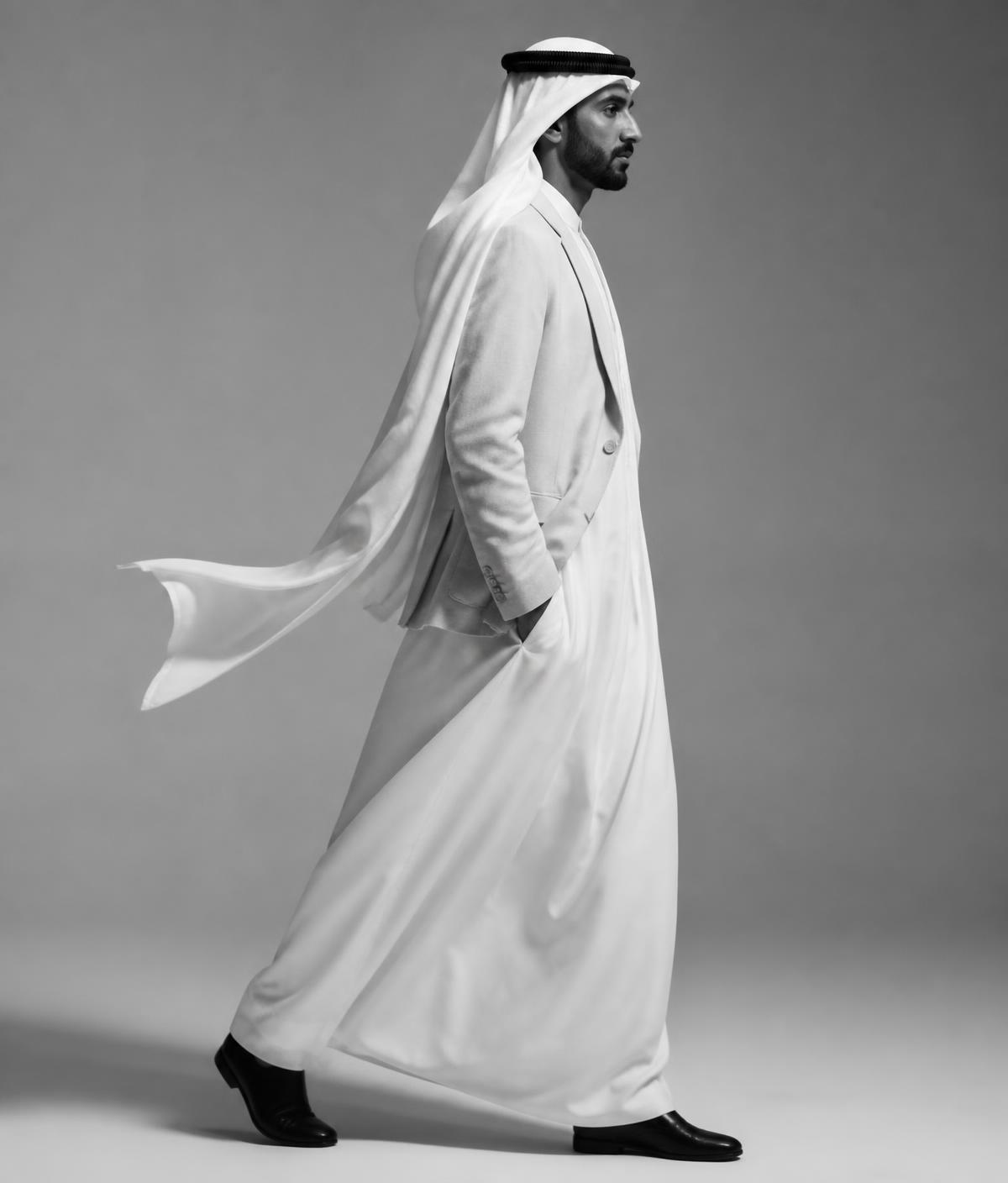 Model in a lightweight thobe